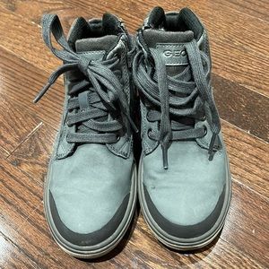 Brand new Boys GEOX casual shoe. Size 1